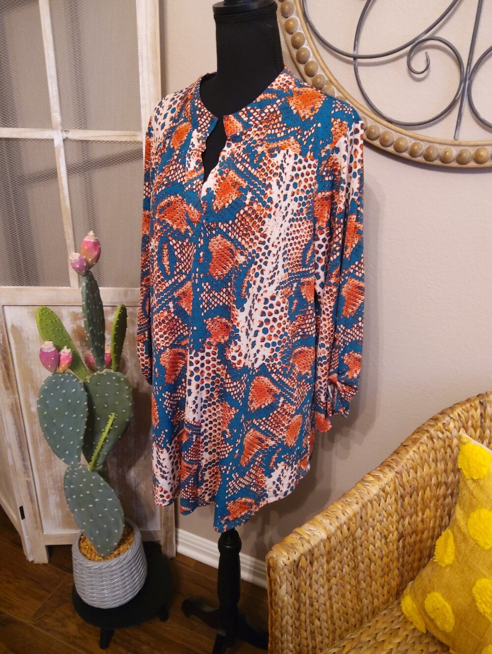 Dear Scarlett Teal and Orange Abstract Print Tunic - Picture 4 of 12